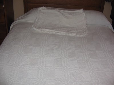 VINTAGE MATELASSE WHITE BEDSPREAD WITH MATCHING SHAM-COTTON & FRINGE- 76