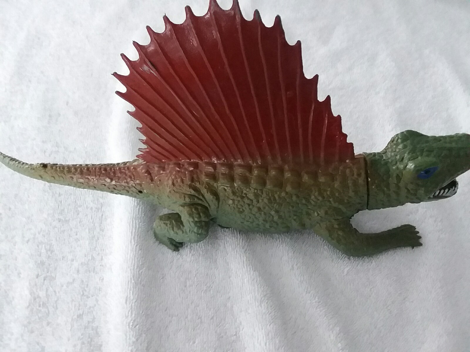 Vintage rubber dinosaurs 5 from China in 80's and 2 hasbro 1996 up to 14 in long