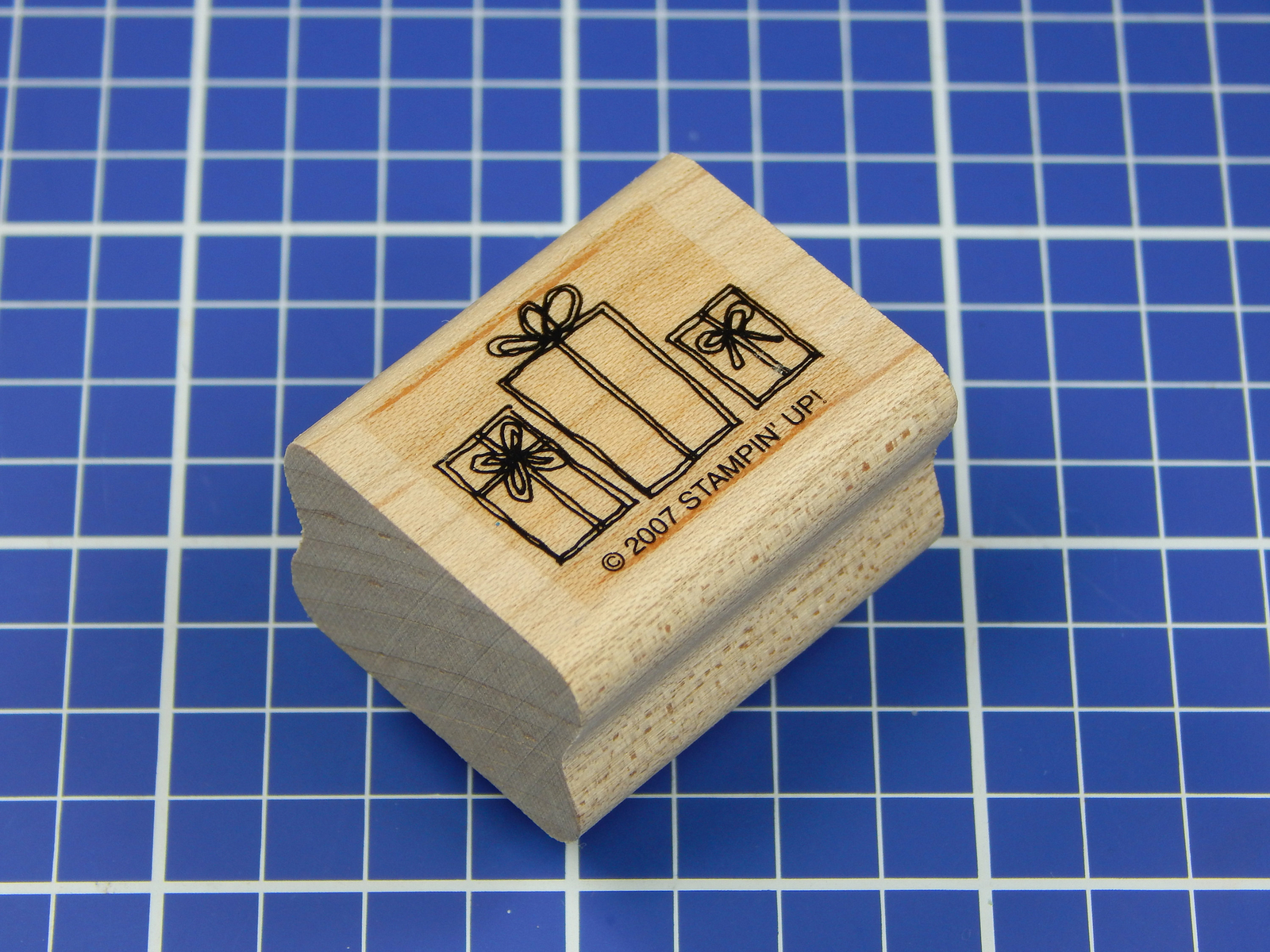 Three Wrapped PRESENTS / GIFTS, Wood Mounted Rubber Stamp by Stampin' Up!  EUC!