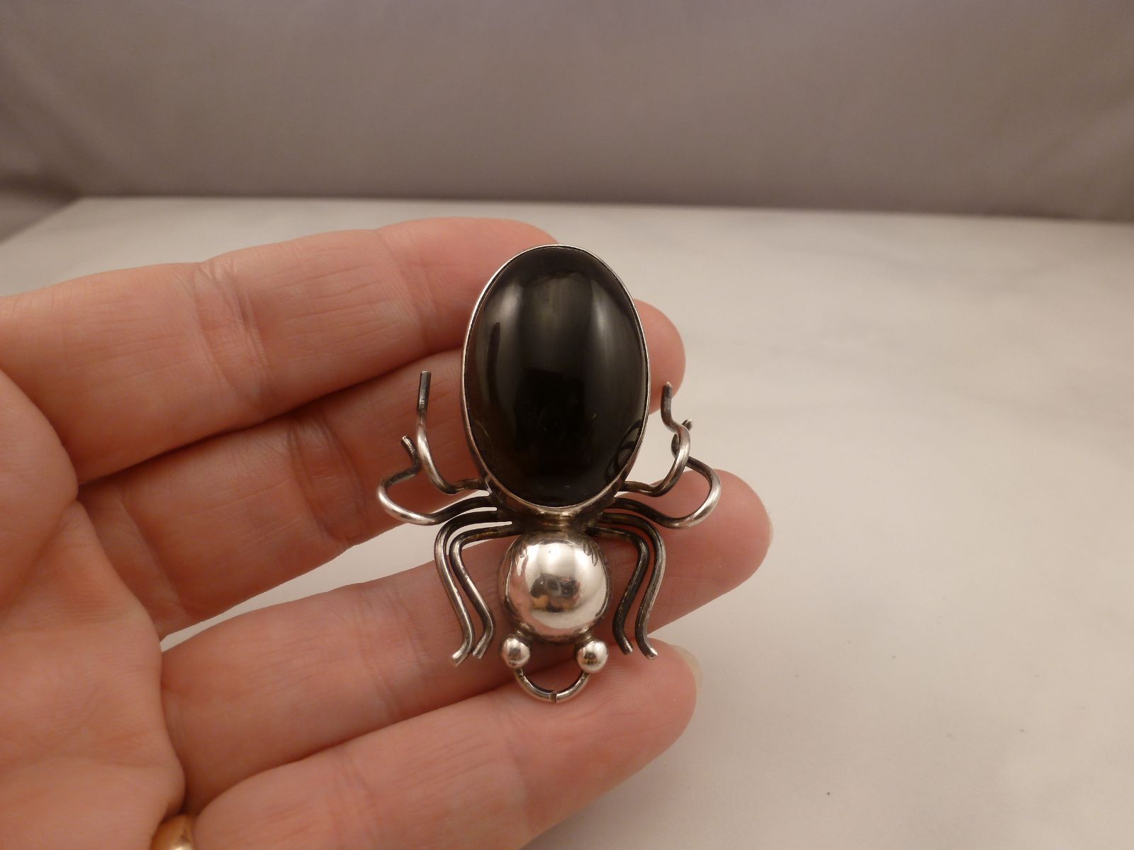 Vintage Obsidian Stone Spider Sterling Pin Brooch Mexican by Iguala EML