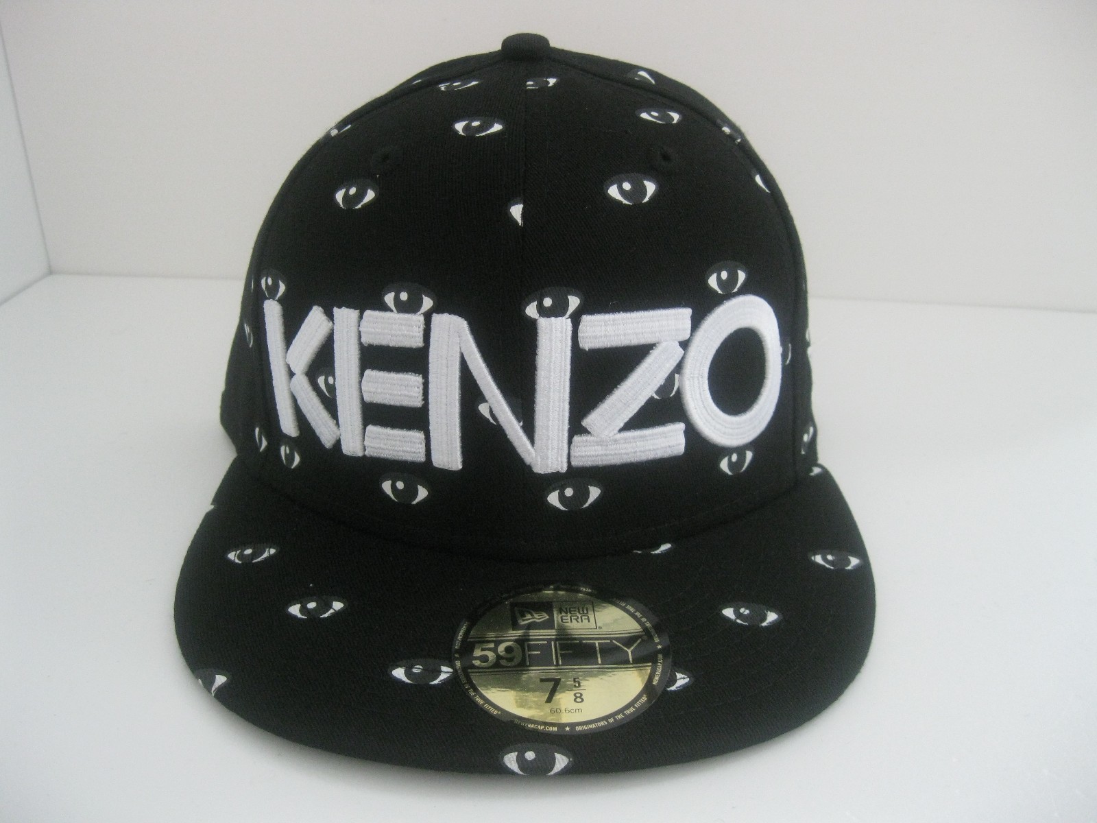 NEW-ERA-59fifty-BNWT- KENZO - X --WHITE and BLACK-ALL OVER NEW-ERA-59fifty-BNWT- KENZO - X --WHITE and BLACK-ALL OVER