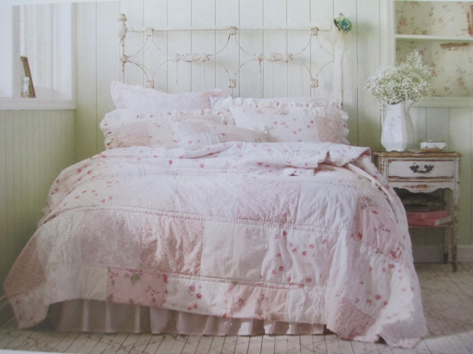 Rachel Ashwell SIMPLY SHABBY CHIC Pink Patchwork Floral Quilt & Shams - King