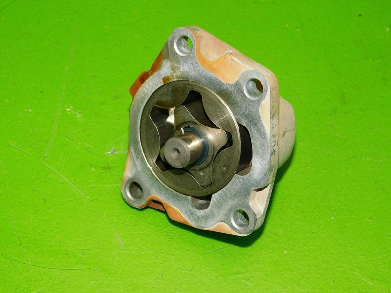 04-09 RX8 OEM 13B engine motor oil pump