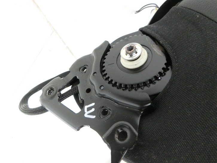 Mercedes W176 A200 12-15 Rückenpolster Links Vorne für Fahrer Sitz SRS Leder rote Naht Mercedes W176 A200 12-15... Vorschau 4