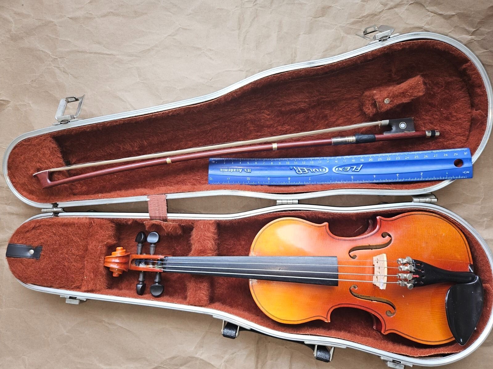 Suzuki No. 220 size 1/8 Violin, Japan 1981, Very Good Cond, with case & bow Suzuki No. 220 size 1/8 Violin, Japan 1981, Very Good Cond, with case & bow