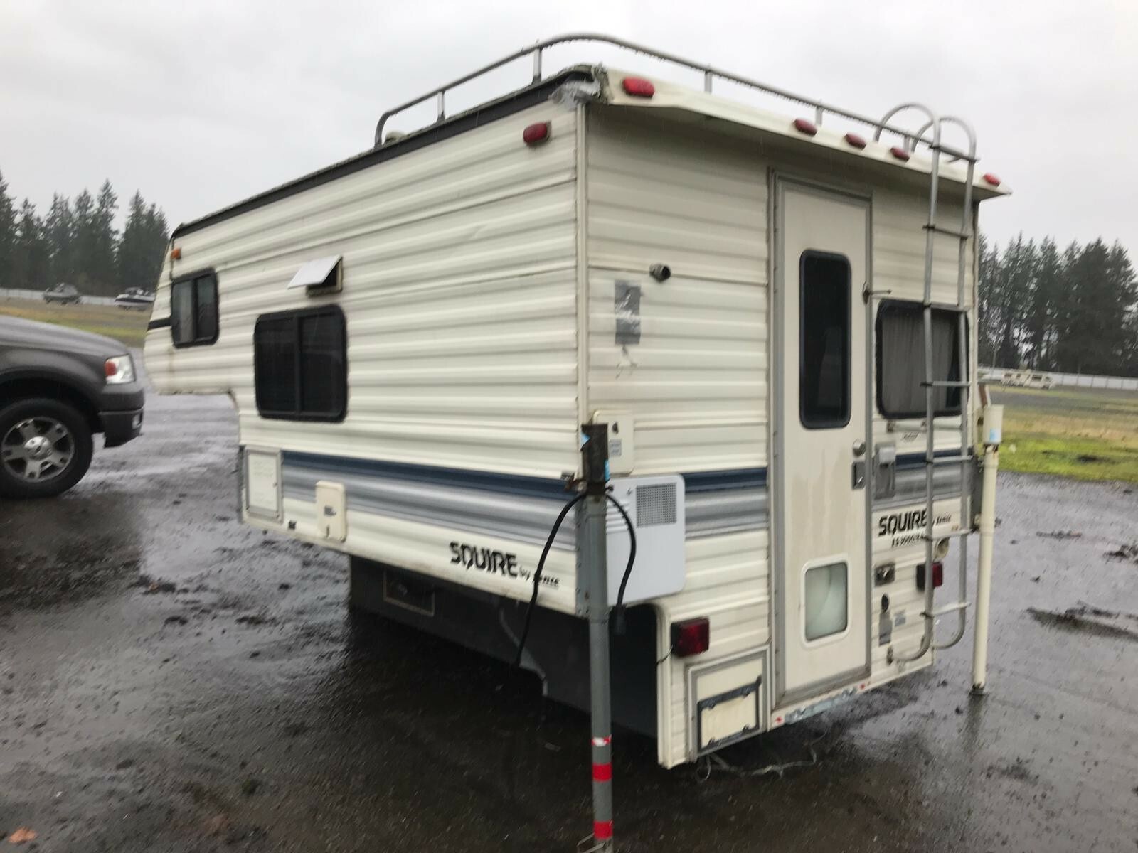 Lance Squire 3000 Truck Camper Deal - Used Lance 6' Short ...