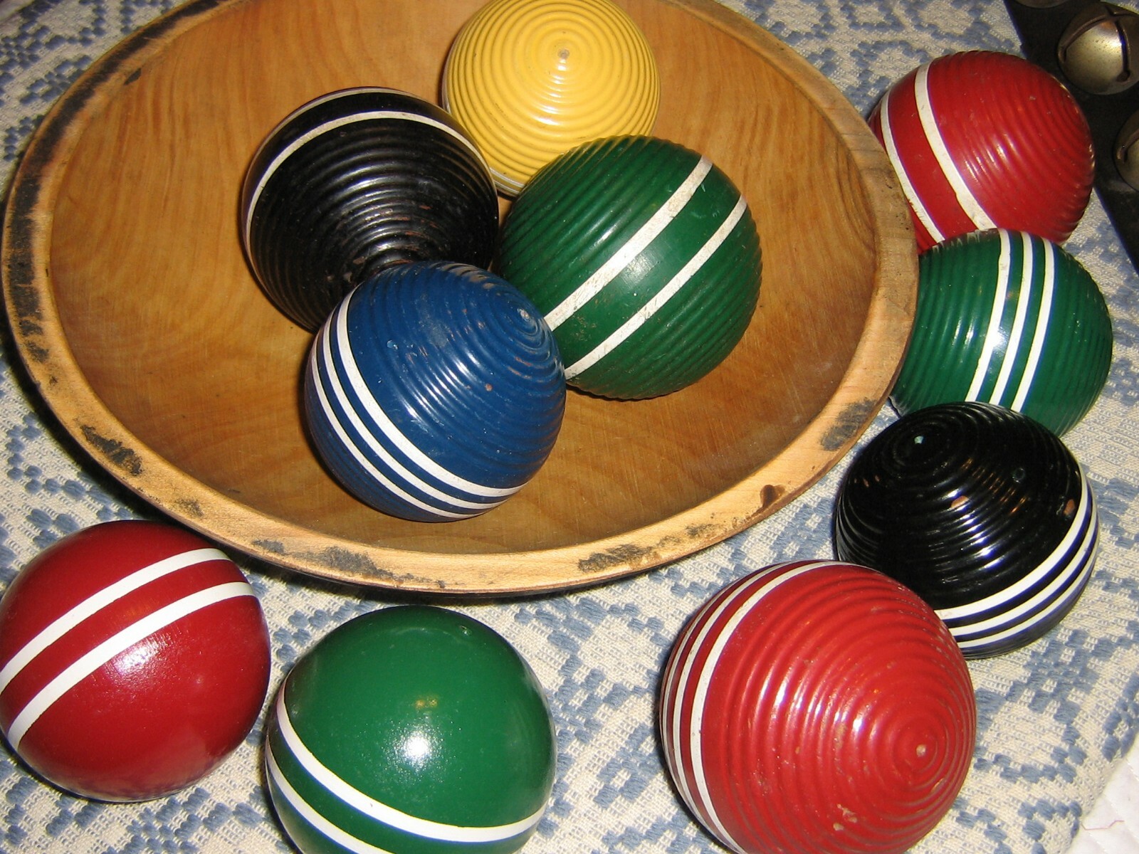 Dough bowl PLUS 10 Vintage Croquet Ribbed Striped Balls