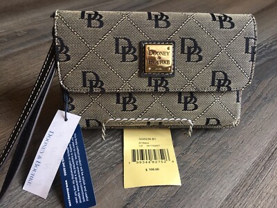 NWT Dooney & Bourke Milly Logo Wristlet Beige Black QQ0236