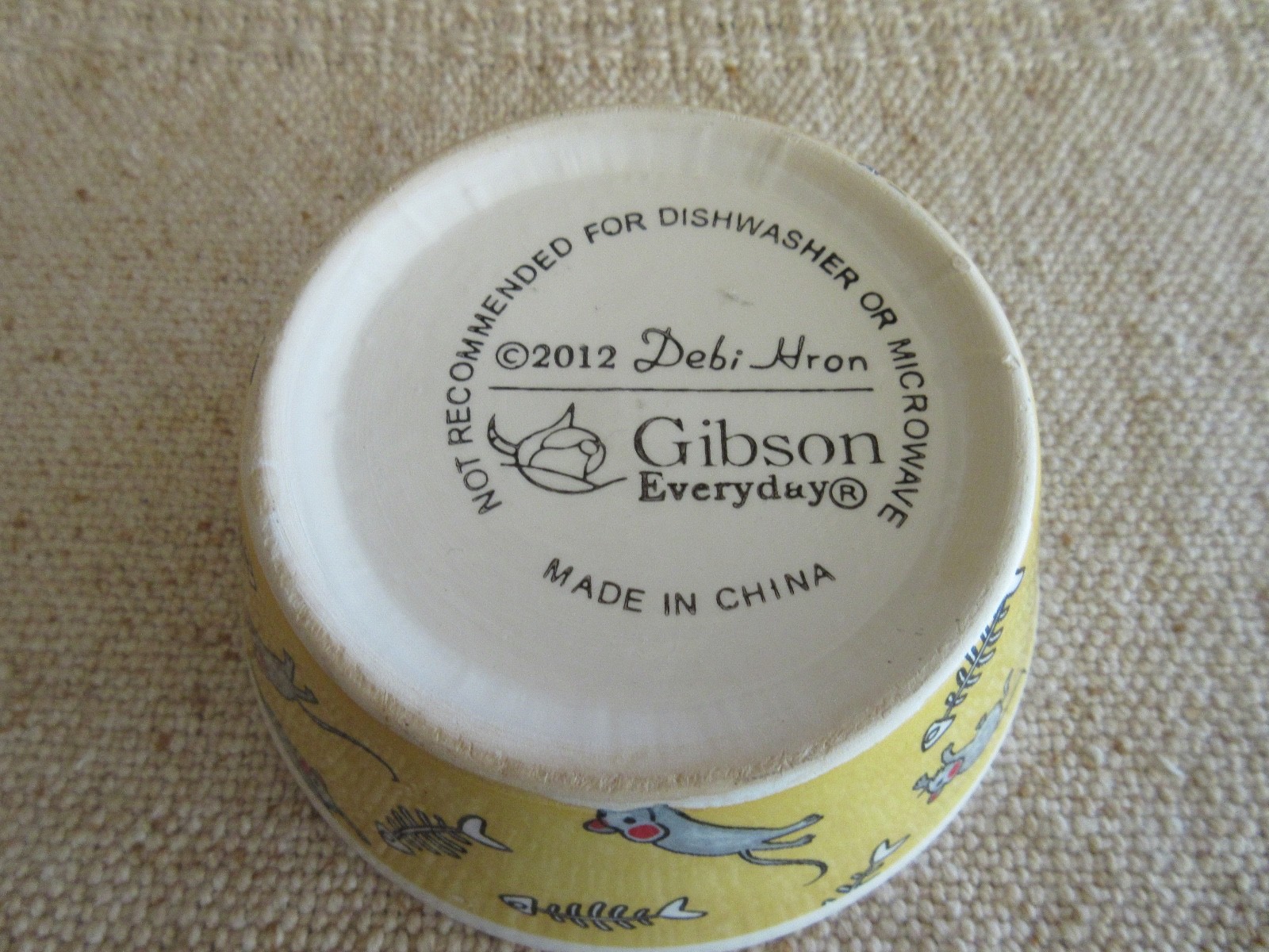 Quirky Debi Hron Small Ceramic Cat Food Dish/Bowl  2012 Gibson Everyday, EUC