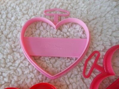 Lot of 4 Vintage Wilton Valentine Heart Cookie Cutters