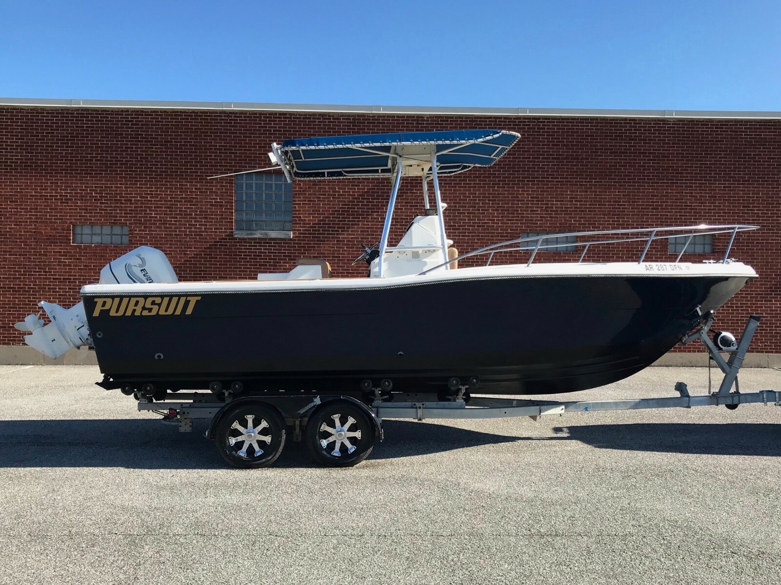 1989 PURSUIT YACHTS 2350 CENTER CONSOLE 2003 EVINRUDE 225HP/TRAILER NO RESERVE