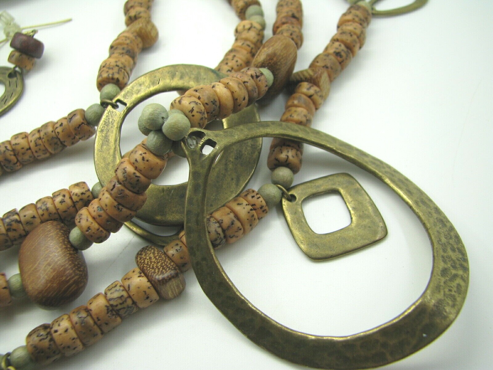 CHICO'S Hammered Bronze Metal WOOD/WOODEN BEAD Necklace/Earrings Set BROWN GREEN