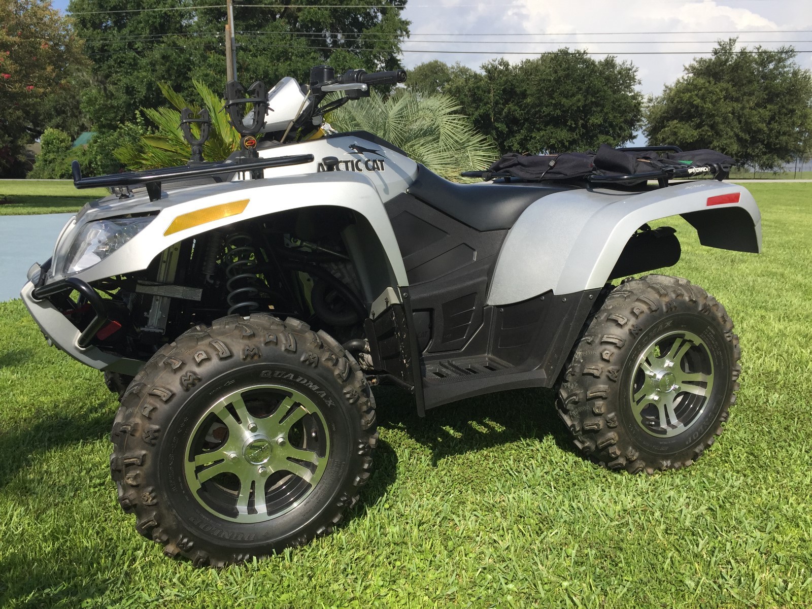 700 SE Arctic Cat Perfect Condition/Low Hrs. Check the extra Photos