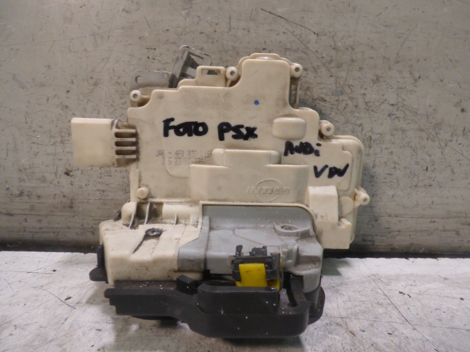 Serratura posteriore sinistra AUDI A6 AVANT 2008 4F0839015