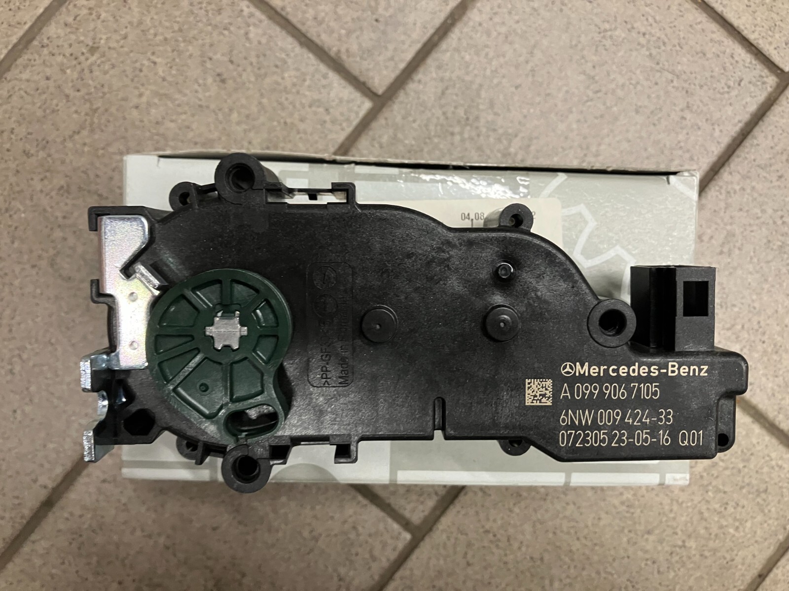 Merc Mercedes W205 C253 Radiator Fan Shroud Engine Cooling Unit A0999061400