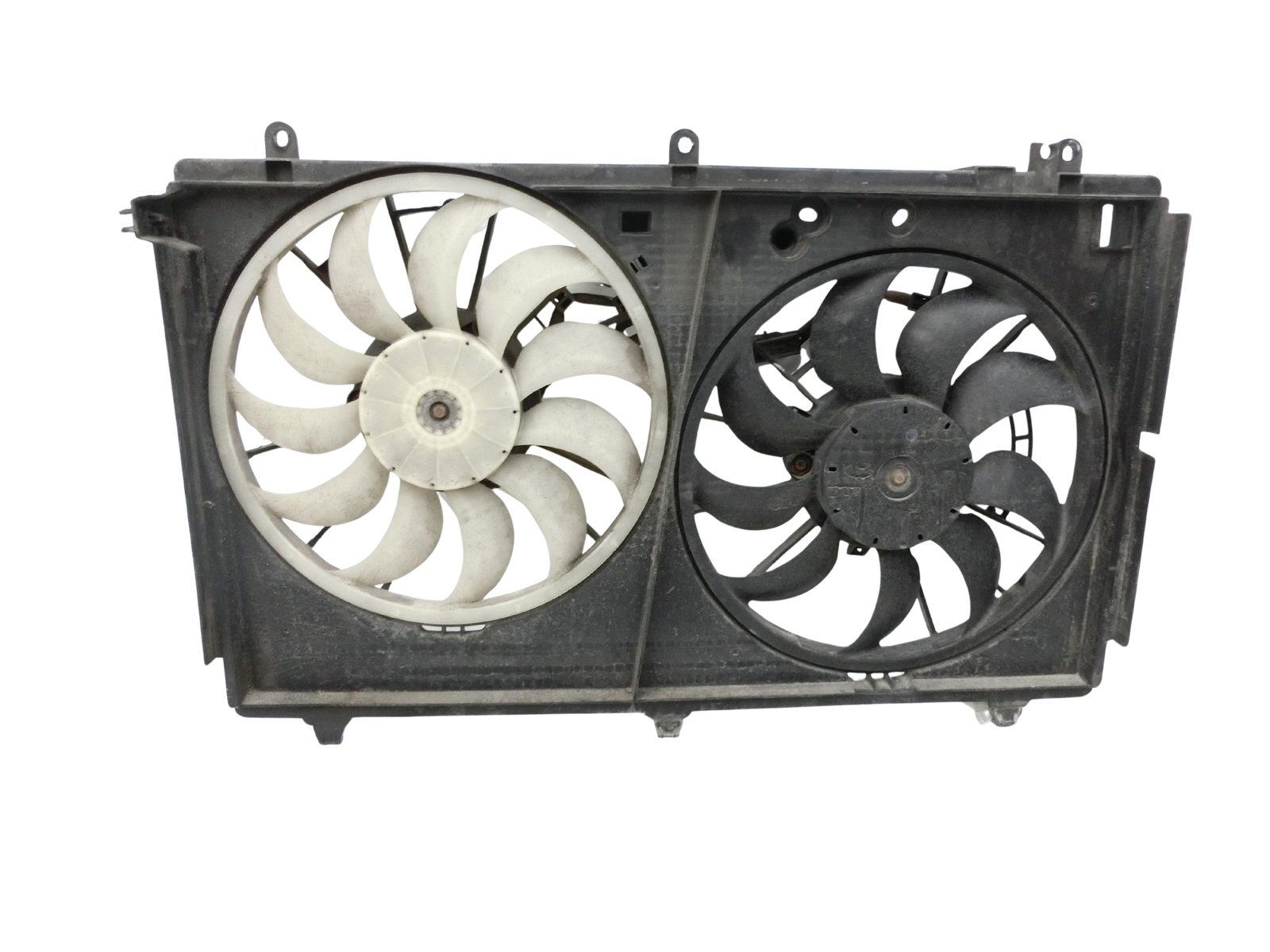 Mitsubishi Outlander III 15-18 2,3 110KW Lüfter Ventilator f. Kühler - Bild 1