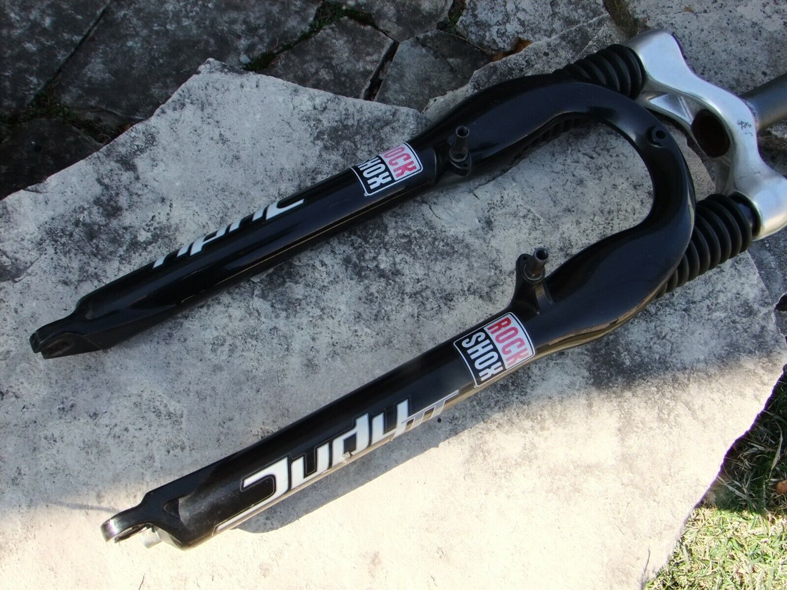 ROCKSHOX JUDY 浅 TT 26インチ 1-1/8 OS 28.6mm サスペンション ROCKSHOX JUDY 浅 TT 26インチ 1-1/8 OS 28.6mm サスペンション