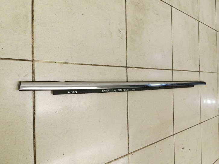 Ford Mondeo V 14-19 Leiste für Tür Scheibendichtung Links Hinten Ford Mondeo V 14-19 03.05.2014 gebraucht Vorschau 2