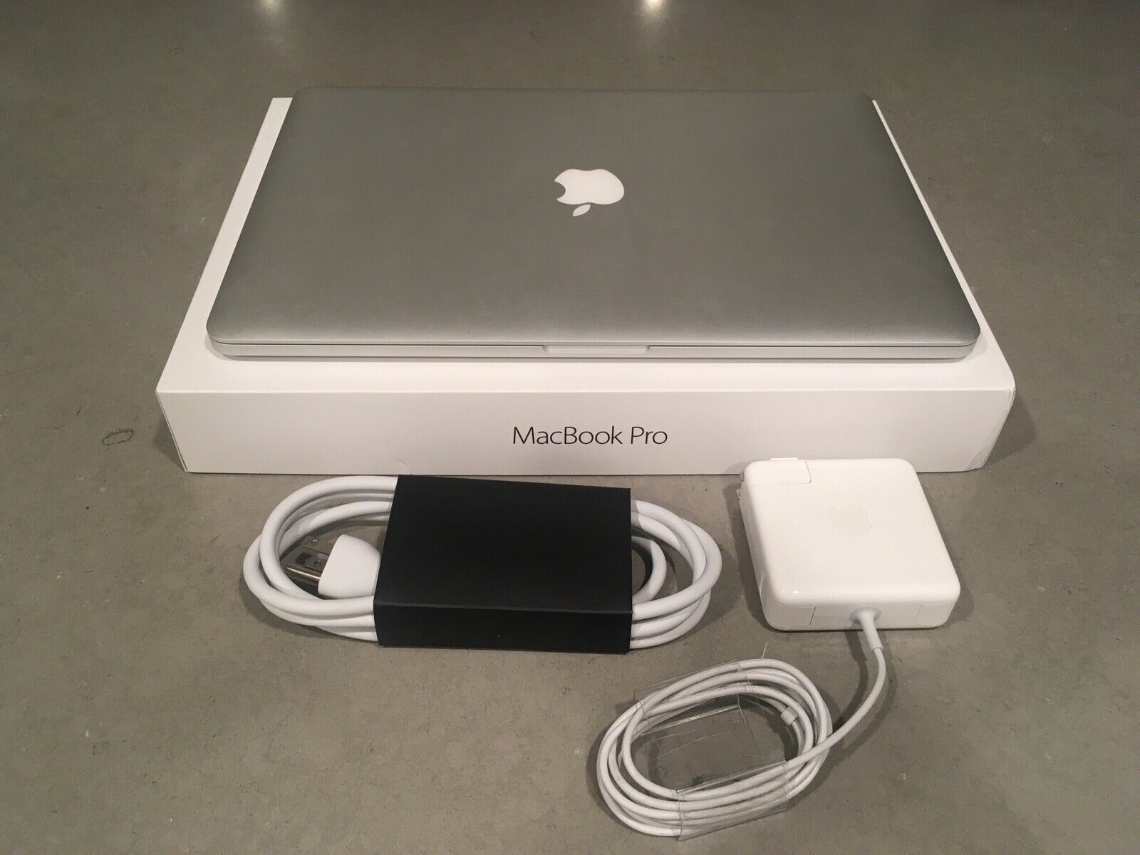 Apple 15 Apple 15