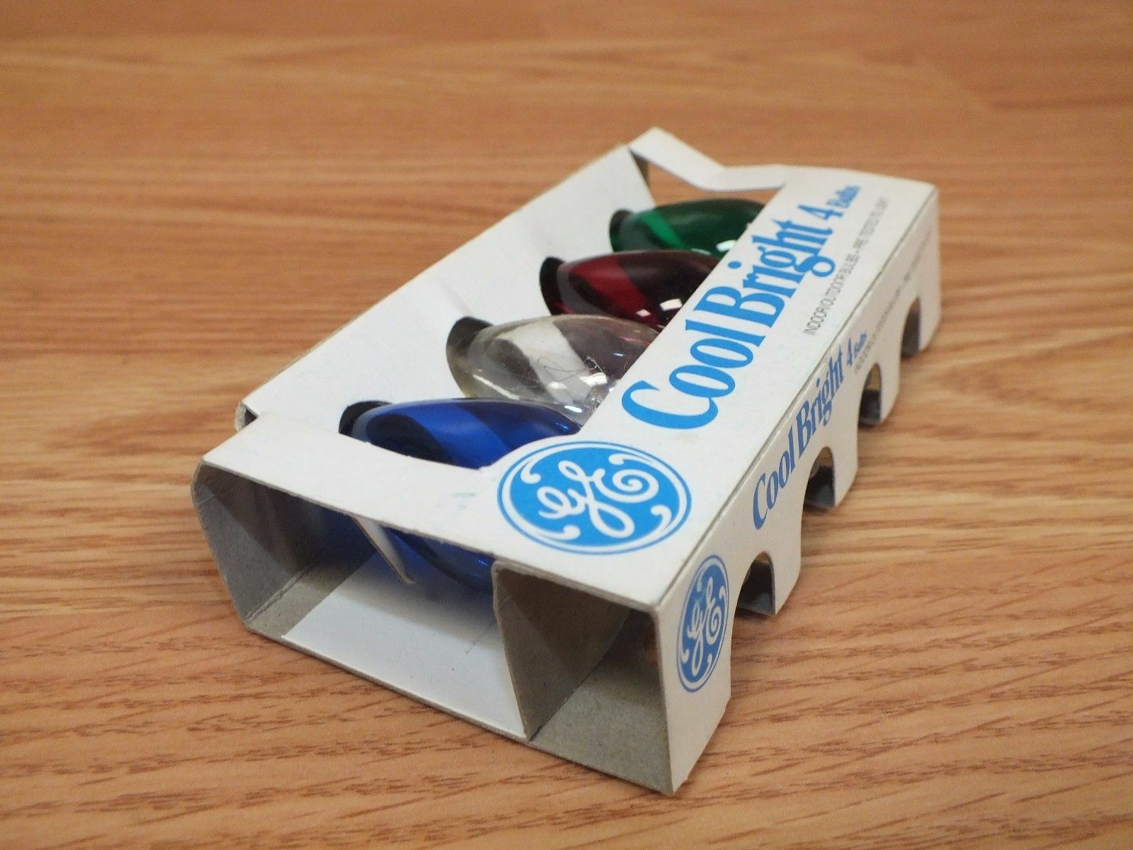 GE Vintage Cool Bright Indoor/Outdoor Multi Color Bulbs (4) in Box **READ**