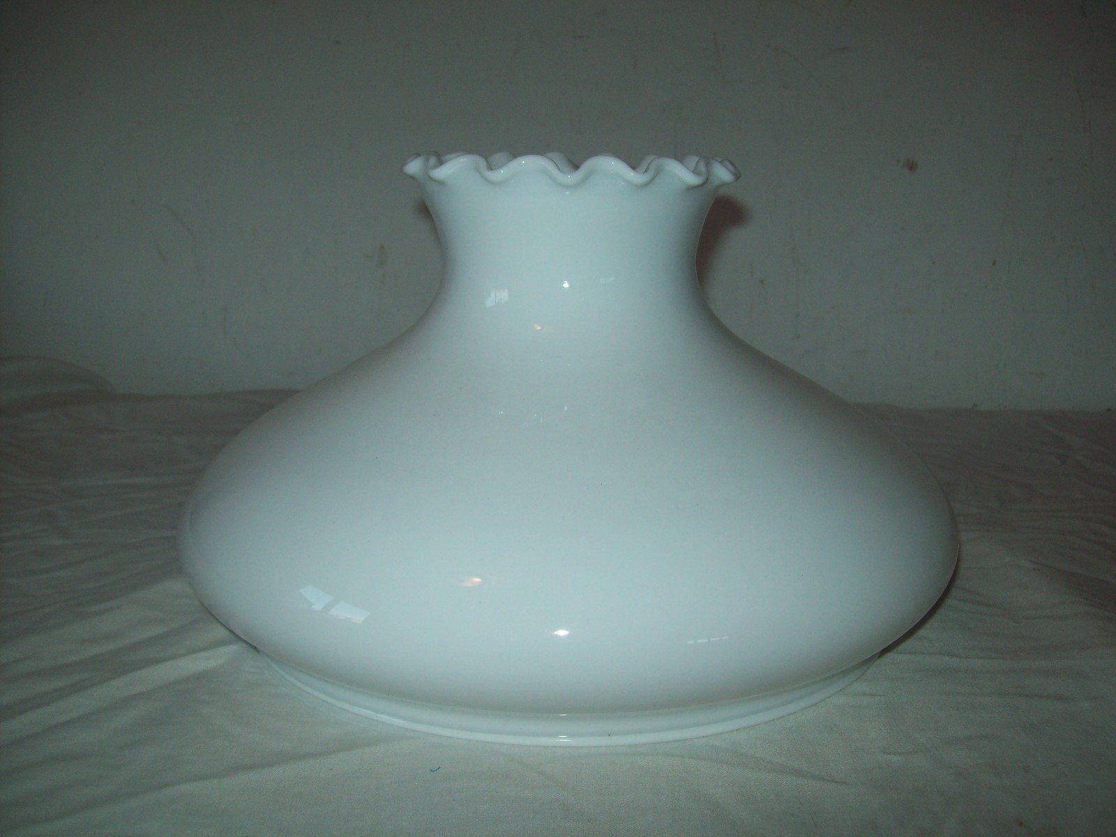 vintage  rufflled top milkglass banquet  oil lamp shade 9-3/4 