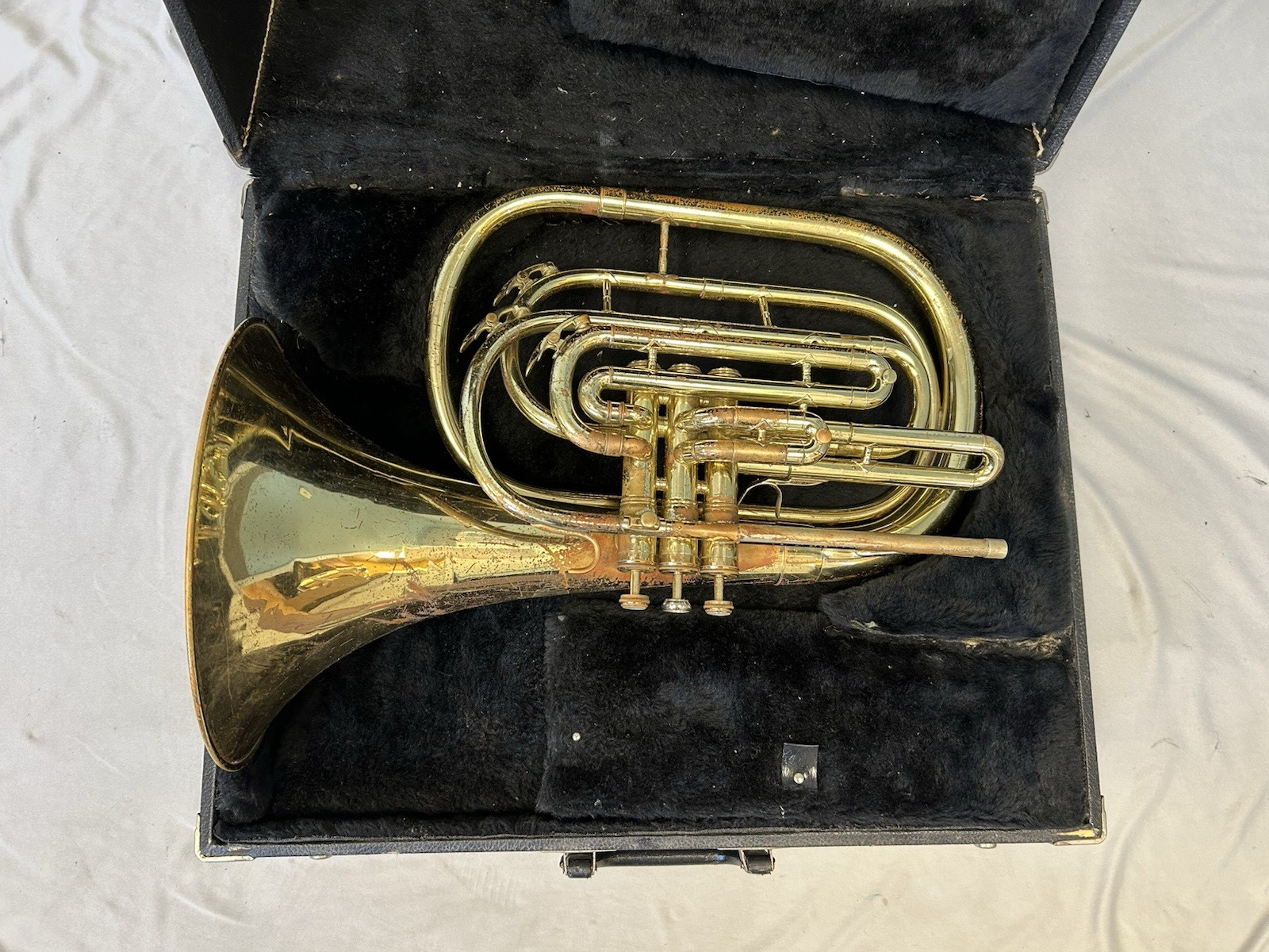 QUALITY! KING U.S.A. MODEL 1122 MARCHING FRENCH HORN + KING