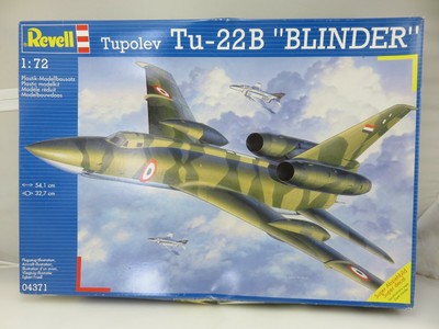 Revell TUPOLEV TU-22B BLINDER 1/72 Scale Model Kit 04371 UNBUILT