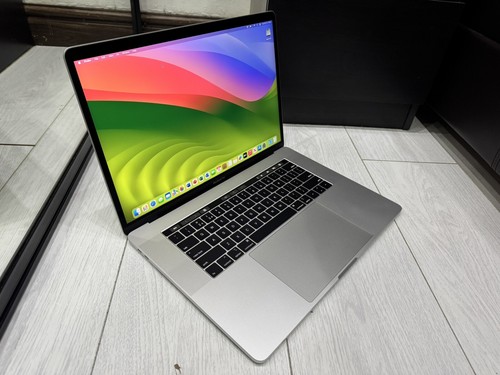 Apple MacBook Pro Retina 15.4” 2018 - 1TB SSD 32GB Ram 2.9