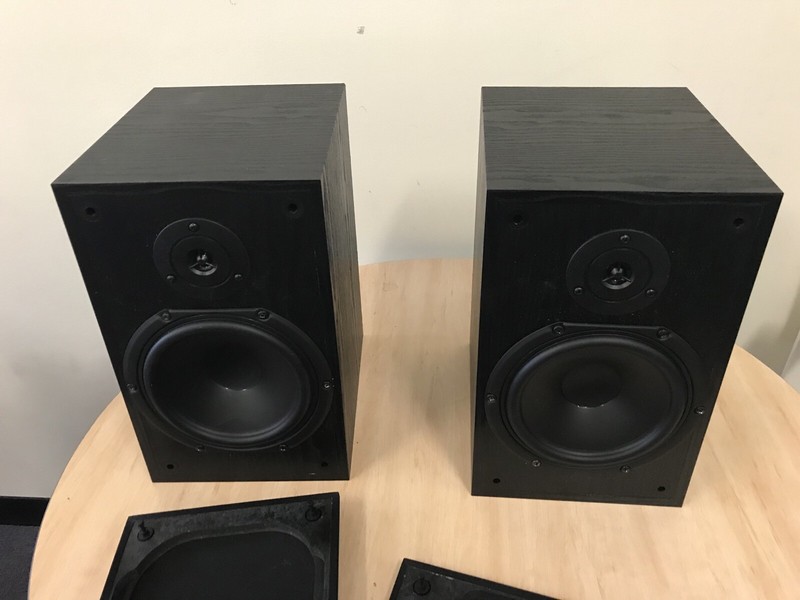 bookshelf speakers gumtree