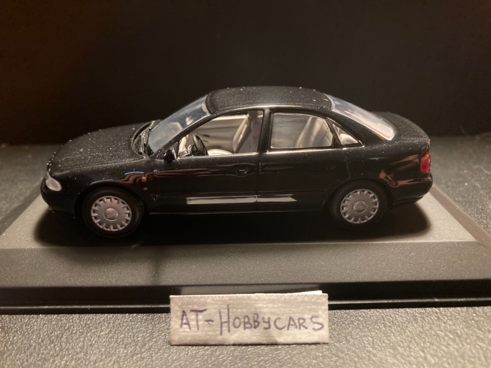 【 MINICHAMPS 】 1/43 AUDI A4 avant ( B5 ) Audi A4 Avant B5 Type 8D 1995 Minichamps Dealer Edition