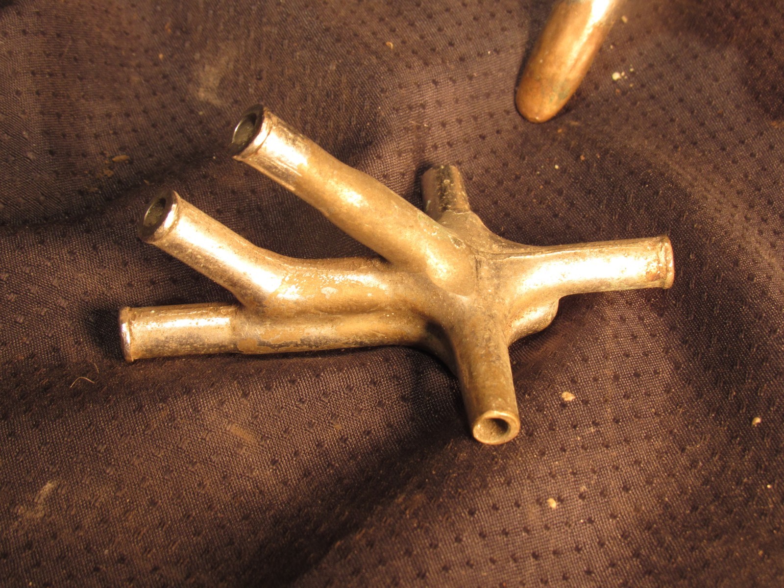 Vintage Milking Machine Parts Lot Calf Nose  Brass Claw & Distributor