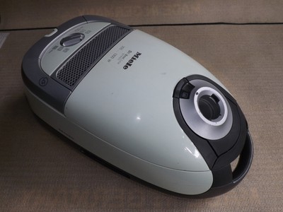 Bodenstaubsauger Miele S5211 Grundgerät 2200 Watt Düse Schlauch OHNE Saugrohr