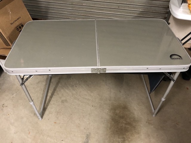 gumtree folding table and chairs