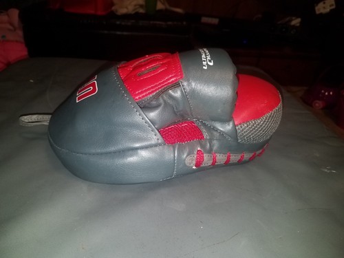 UFC Ultimate Fighting Championship  Practice Sparring Pad Glove high quality