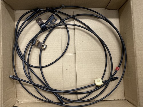 いくいく 1984-1989 Nissan Z31 300ZX Hatch Gas Fuel Door Access