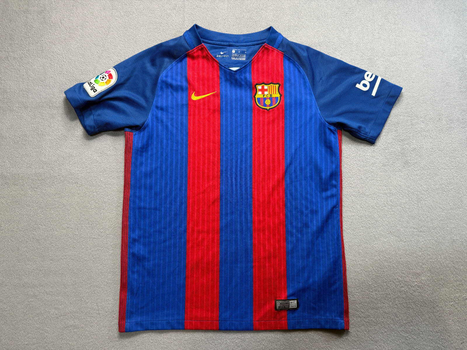 Nike Barcelona FC 2016/17 Boys size L home jersey | eBay