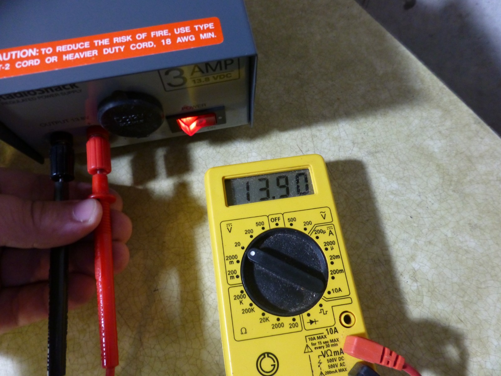 Radio Shack 13.8V 3A DC Power Supply No. 22-504 - Works
