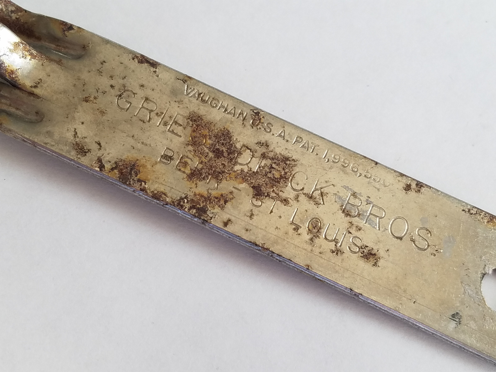 VINTAGE - GRIESEDIECK BROS. BEER  CAN OPENER