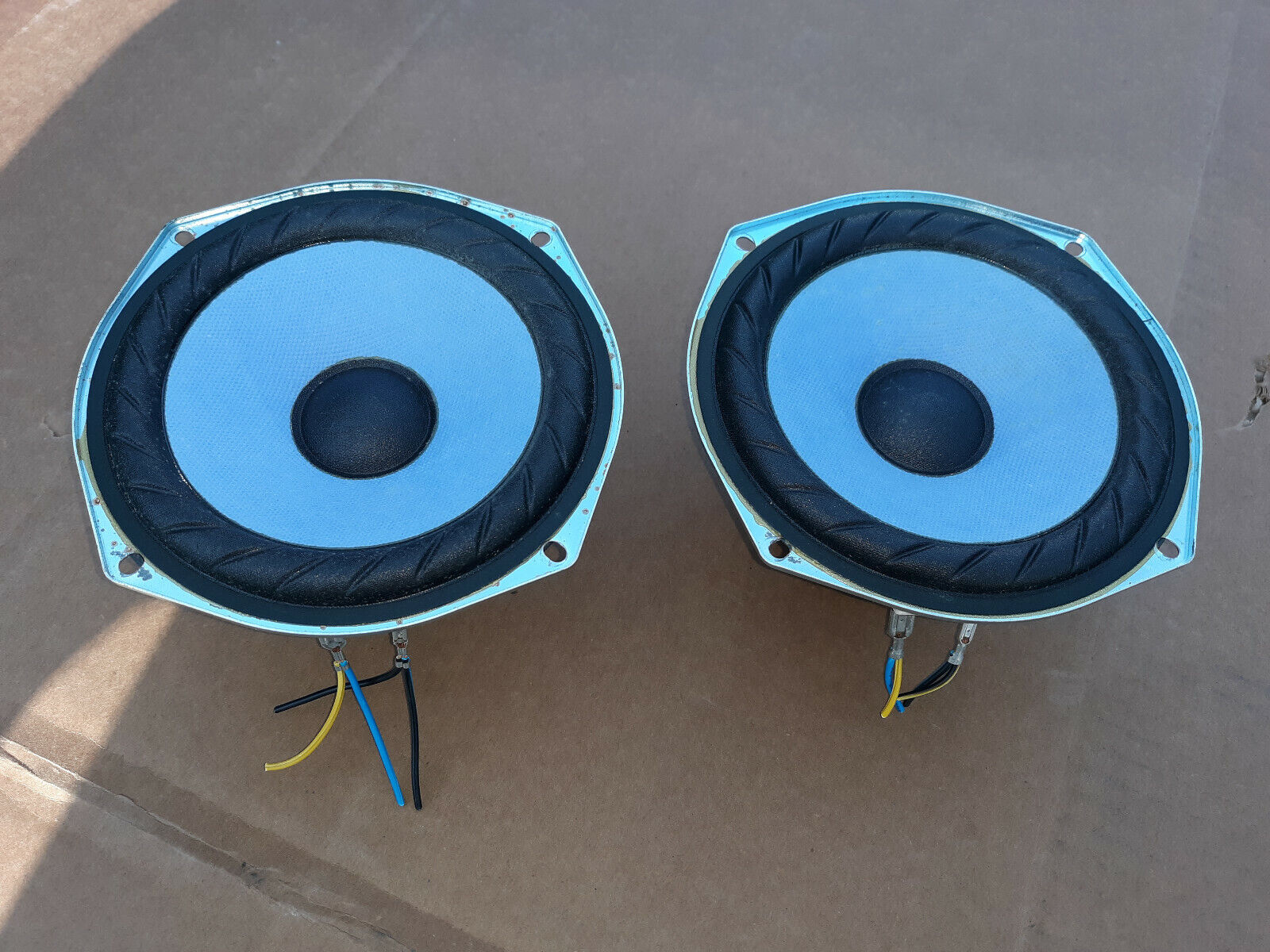 20WW46 PAIR OF SONY SPEAKERS, 1-825-766-11, 5-7/8 20WW46 PAIR OF SONY SPEAKERS, 1-825-766-11, 5-7/8