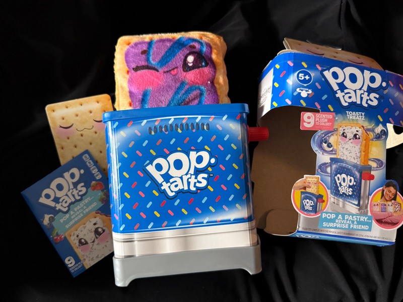NEW Cookeez Makery Pop Tarts Plush WILD BERRY