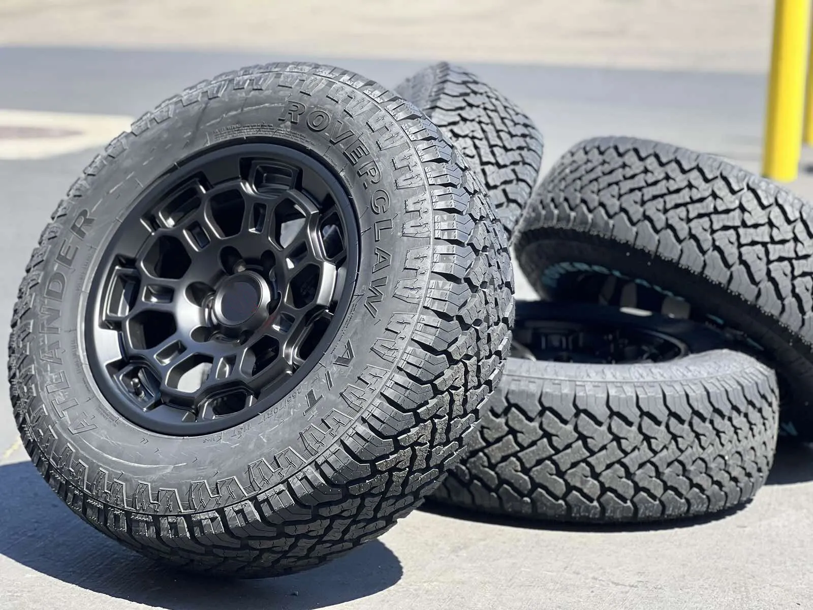 2/2[新品] TOYOTA TRD 純正 R17 6x139.7