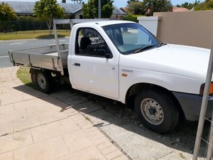 Ford courier 2001