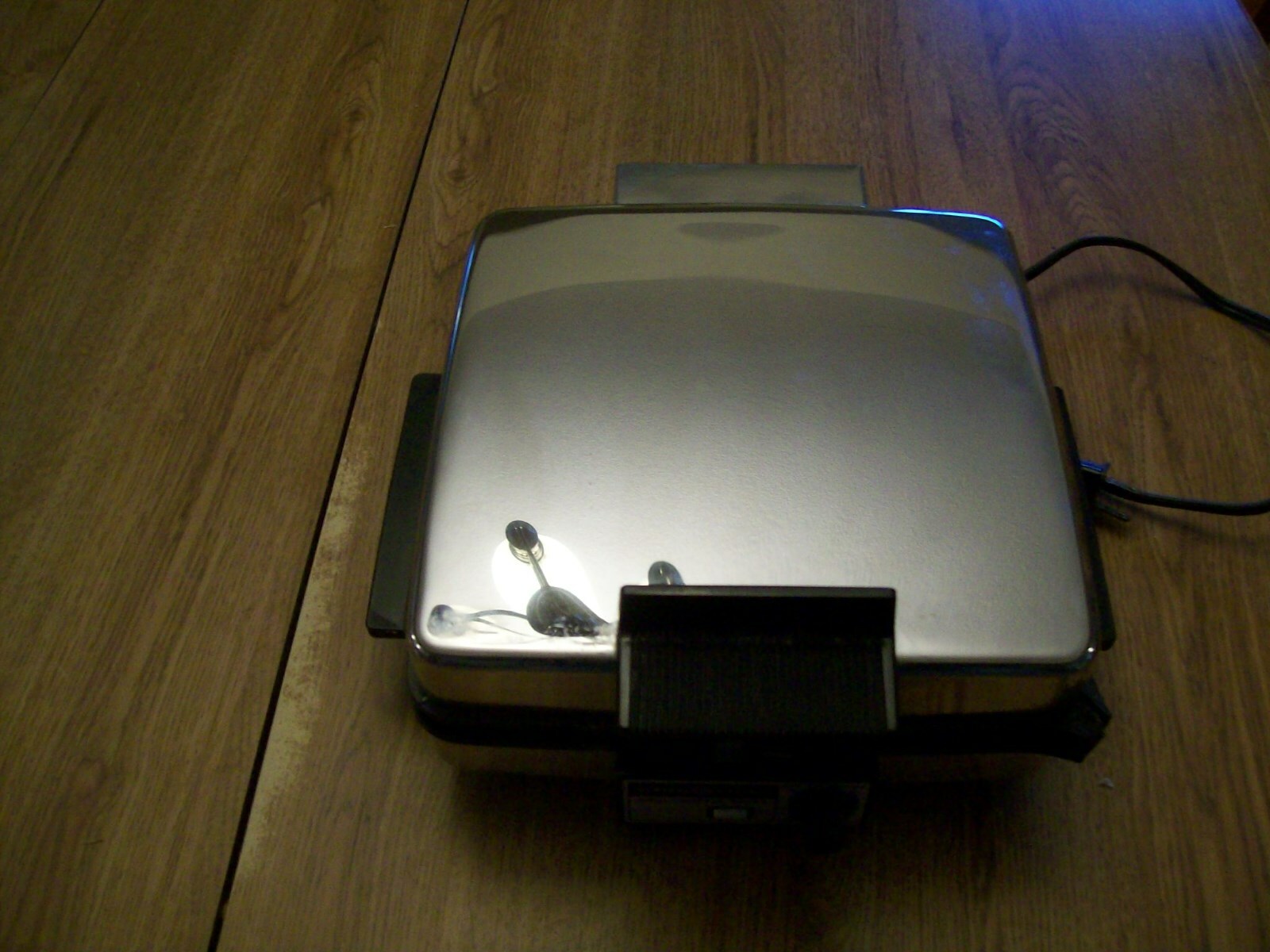 Vintage General Electric Wafflebaker Grill Chrome 900 Watts Model A2g48t Works