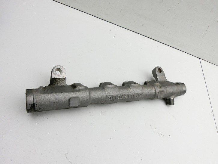 VW Passat 3C B7 10-15 2,0d 103KW Einspritzleiste Düsenstock Einspritzanlage VW Passat 3C B7 10-15 06.12.2013... Vorschau 3