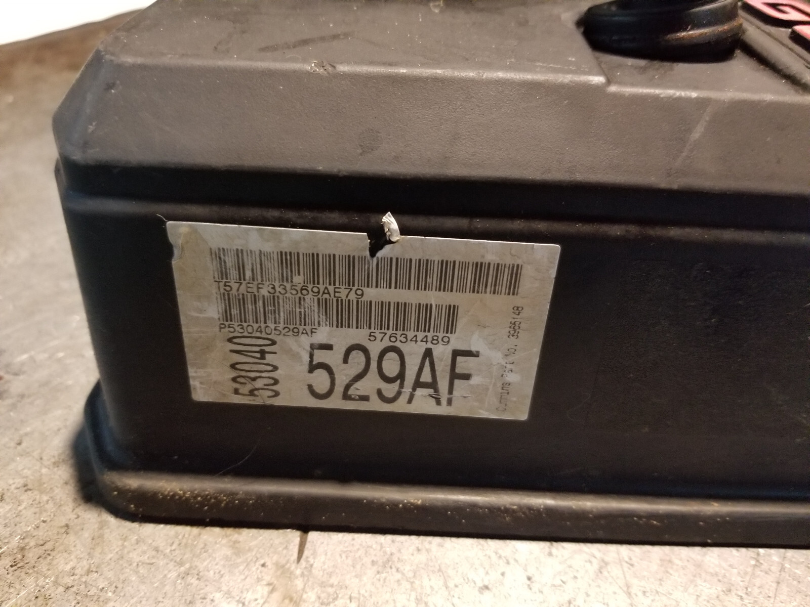 Dodge Ram 5.9L Cummins USED VALVE COVER ASSEMBLY 2005-07 4931453 4931454 REV03 - Picture 5 of 12