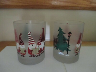 Set of 2 Culver Frosted Christmas Holidays GNOMES Singing Carols Glass Tumblers 