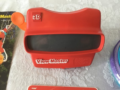 VTG 3D ViewMaster Viewer and Slides Lot Case Discovery Peter Pan, Bears B31