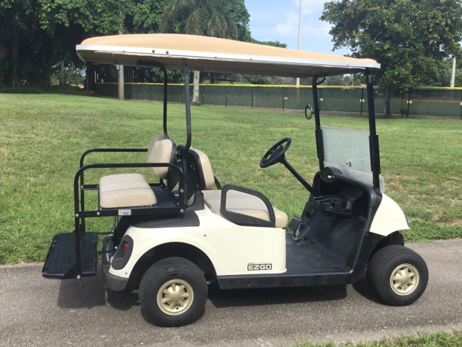 White 2008 Gas Ezgo Rxv 4 Passenger Flip Seat Golf Cart Extended Canopy