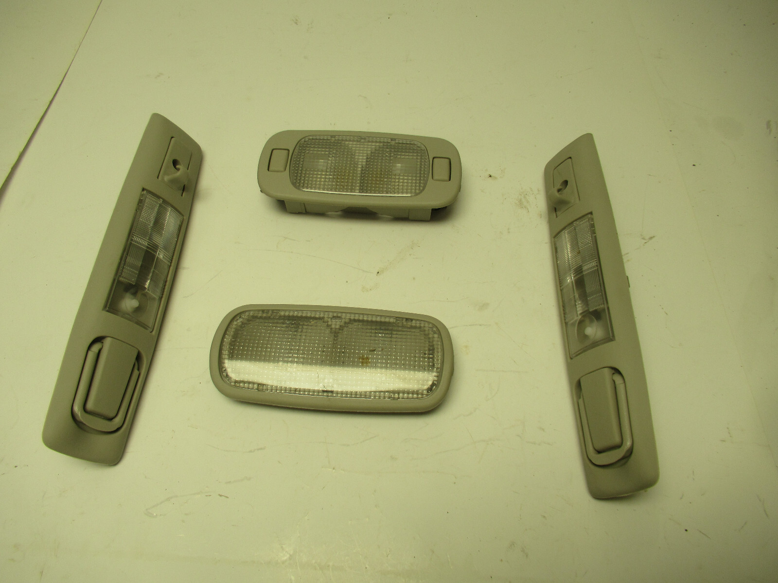 00-05 Chevy Venture Pontiac Montana Overhead DOME LIGHTS W/ COAT HOOKS