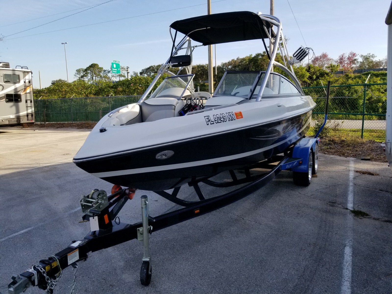 2008 Tige 22ve wakeboard wakefurf waterski boat loaded with malibu trailer